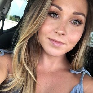 Meet your Posher, Delaney